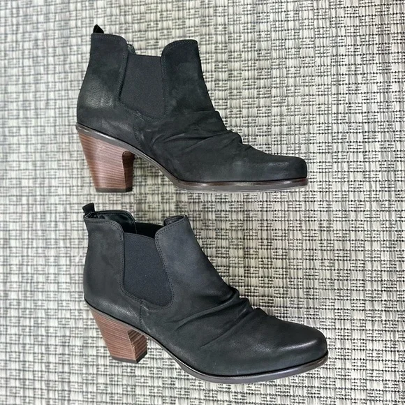 Paul Green Jano Black Leather Chelsea Scrunch Boot